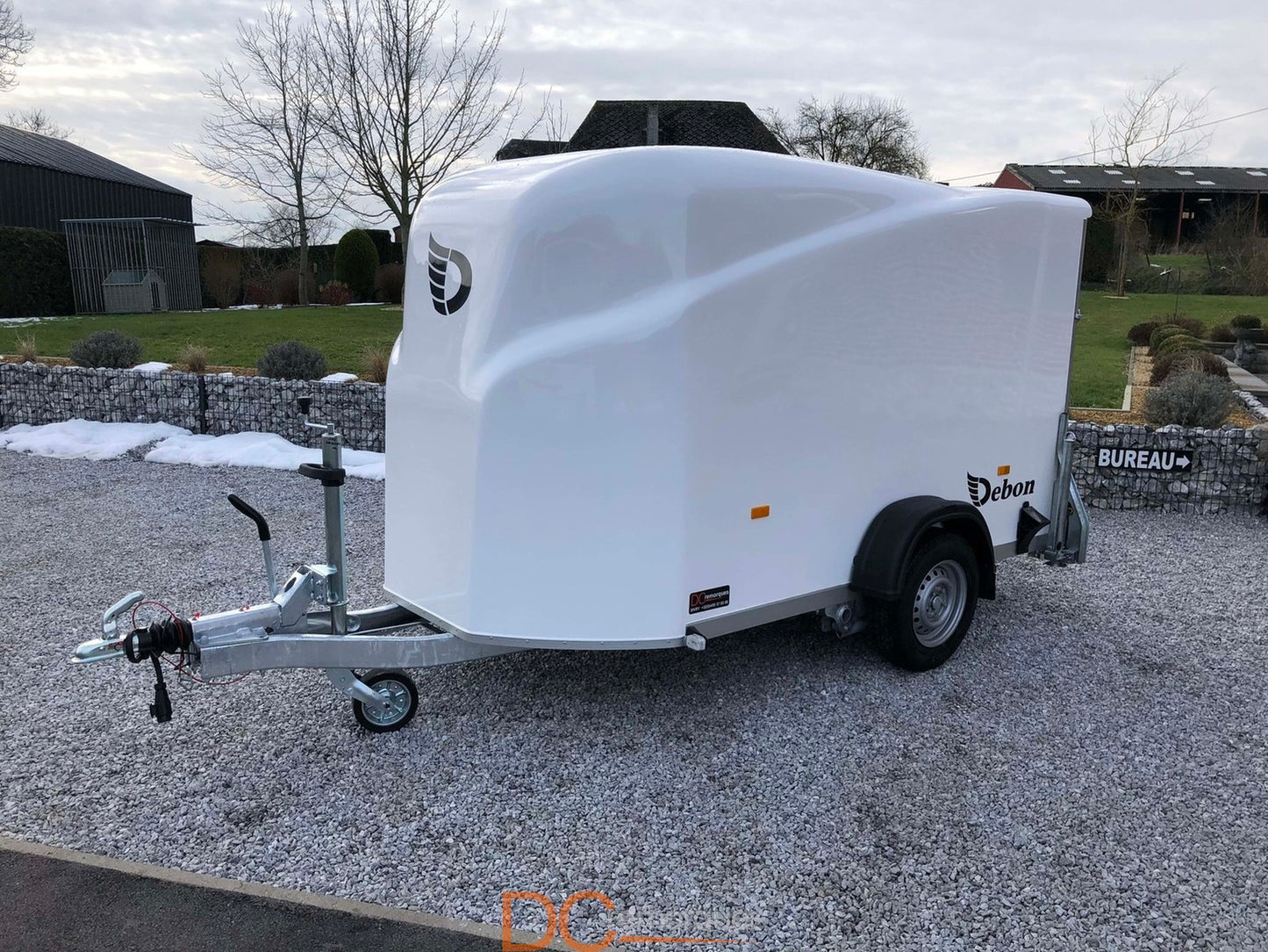 REMOLQUES FURGÓN con un PESO BRUTO del VEHÍCULO de 500 a 3500 kg